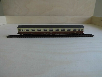 Avmz 207 Schnellzugwagen 1. Klasse mit den Artikelnummer 2261B von Roco ohne OVP
