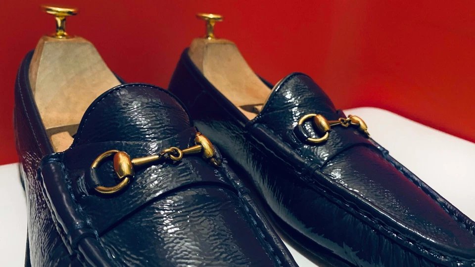 789,00!! ZAPATO GUCCI ICÓNICO MUJER CHARCOLE DE LUJO CHAROL TALLA 36.5