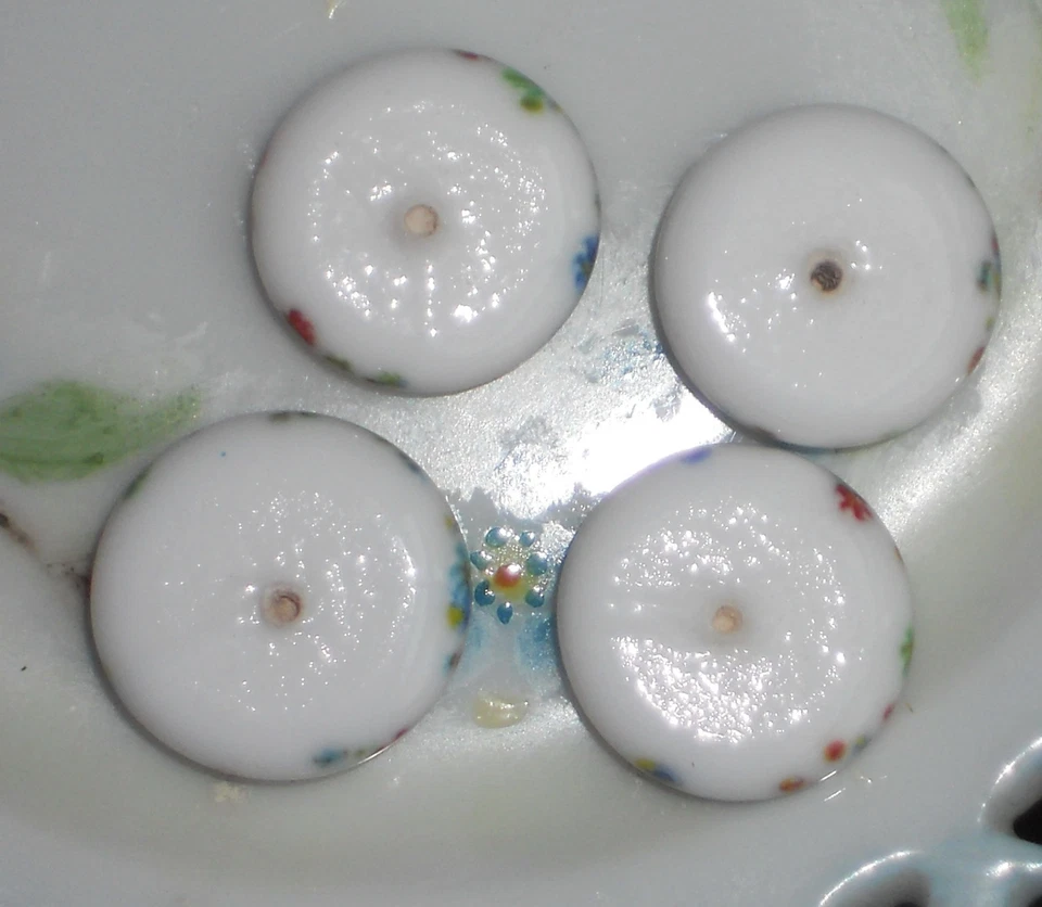 复古玻璃 Millefiori Cabochon 圆形马赛克甘蔗 18 毫米白色 #1276 — 第 3/3 张图片