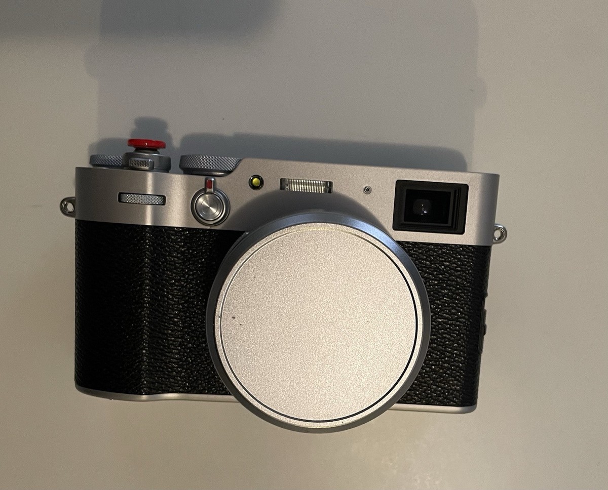 Fujifilm X100V 26.1MP Compact Camera - Silver for sale Fujifilm X100V 26.1MP Compact Camera - Silver for sale