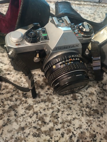 Pentax MG 35mm Film Camera with Lens, Flash, and 2x attachment. mint - 第 1/12 張圖片