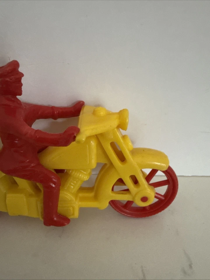 RENWAL #189 RENWAL ПЛАСТИКОВЫЙ МОТОЦИКЛ С МОТОЦИКЛИСТА ПОЛИЦЕЙСКОГО 1950-х - Изображение 2 из 4