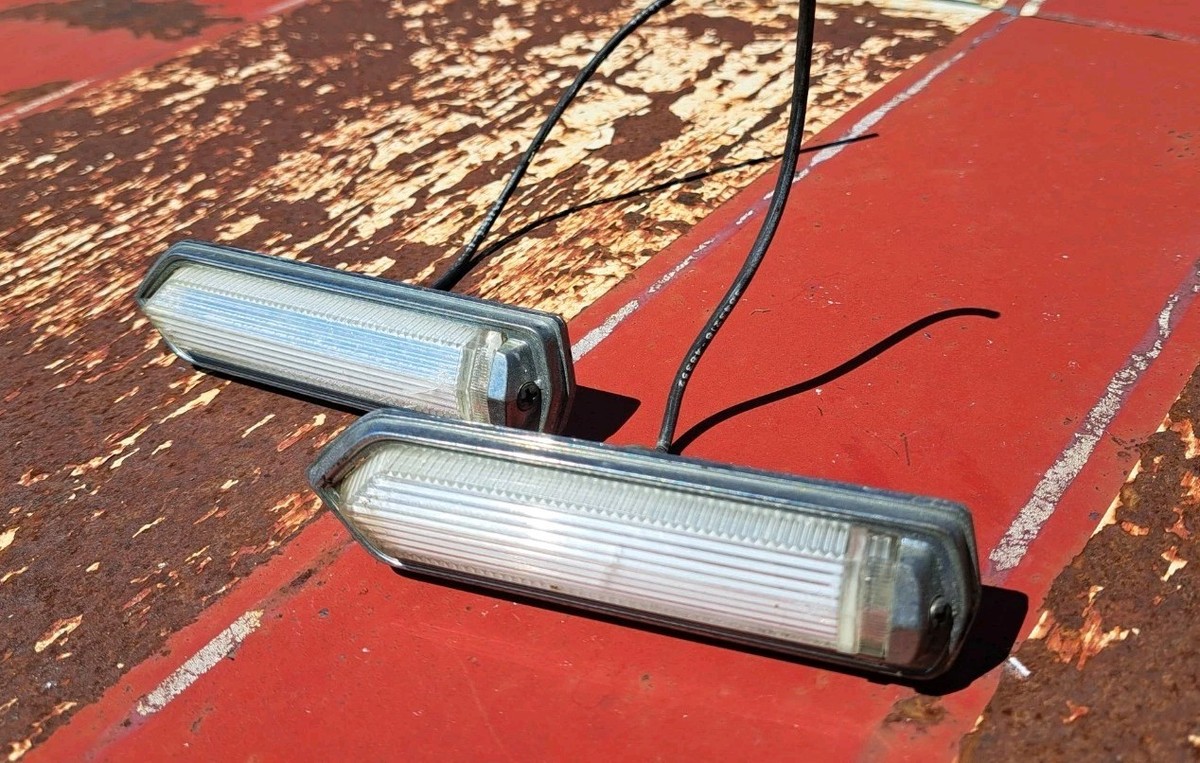 Pair 2 1975-1978 Chrysler Cordoba LeBaron Opera Lights Lamp