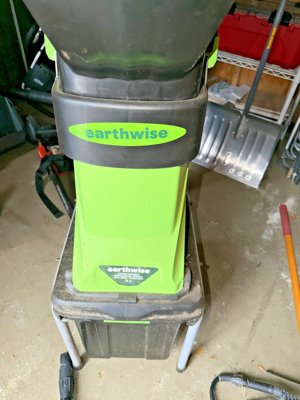 Earthwise Compact Wood Chipper- Used once, no damage