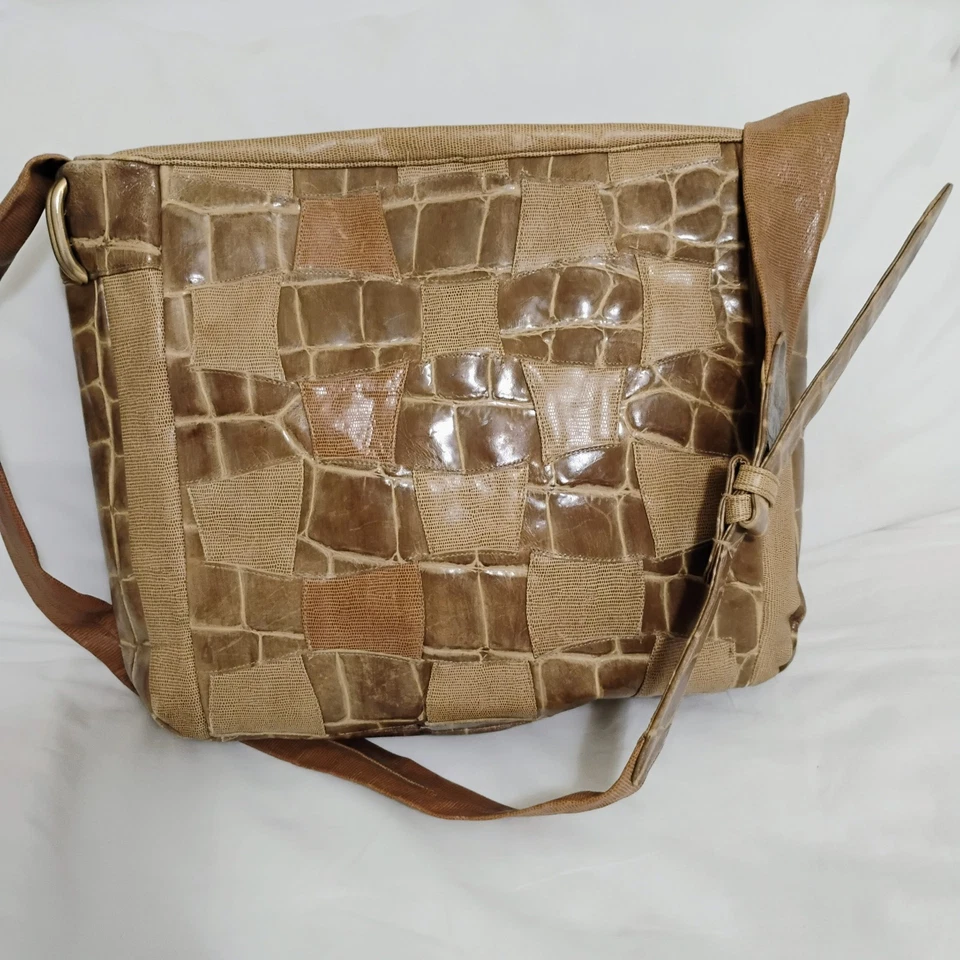 Vintage Sharif Purse Crossbody Bag Made In The USA Embossed Alligator Print Tan