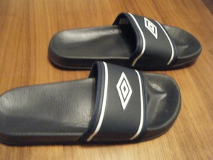 umbro slippers