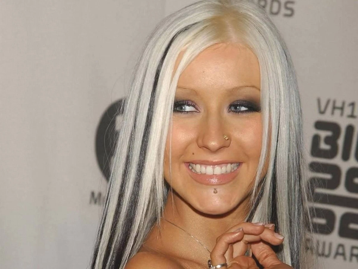 Christina Aguilera With Nose Piercing 8x10 Picture Celebrity Print