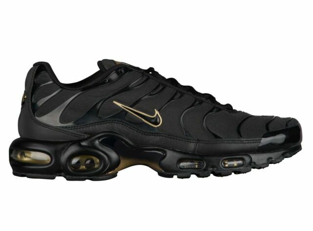 air max plus tn black metallic gold