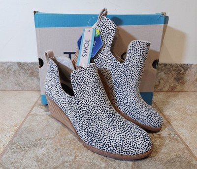 TOMS | Women's 7.5 Kallie Macadamia Suede Cheetah 3'' Wedge Heel Ankle Bootie NEW