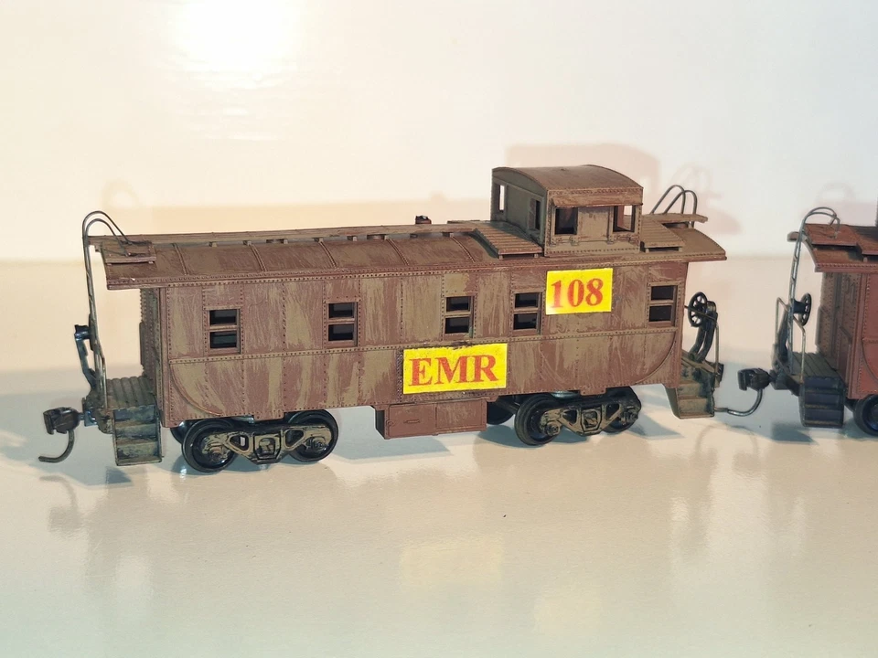 Roundhouse Cabooses x 2. HO Scale. Painted/weathered . Fair Cond. No Boxes. - Image 2 of 4