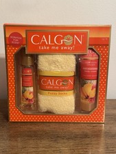 NEW Calgon HAWAIIAN GINGER 3 Piece Gift Set - 2oz Mist  Lotion Plus Fuzzy Socks