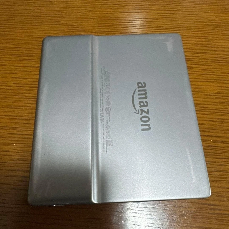 Amazon Kindle Oasis 9a generazione lettore e-book 7 pollici 32 GB Wifi Bluetooth - Immagine 2 di 3