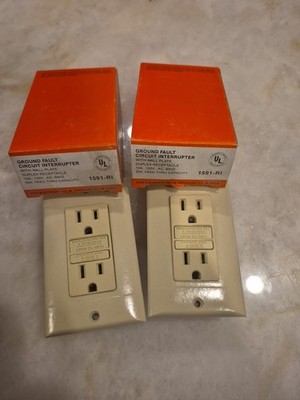 2 PASS & SEYMOUR Ground Fault Circuit Intrerrupter 15A, 120V. #1591-RI