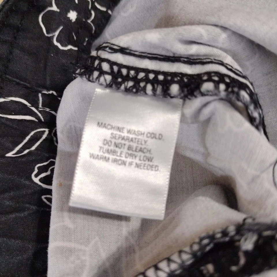 Pantalones de mujer Classic Elements 20W negros florales tiro alto capri Foto 4 de 4