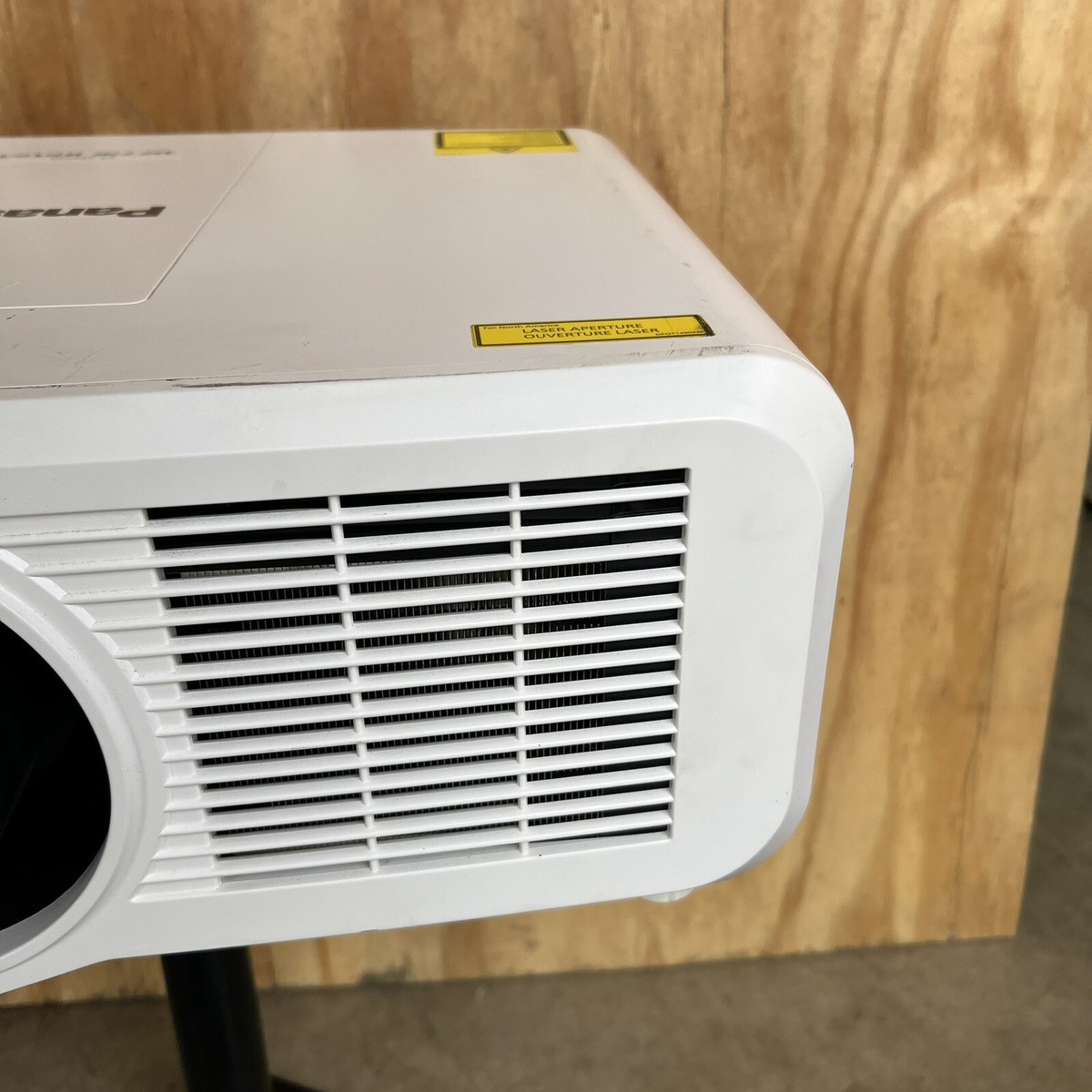 Panasonic PT-MZ770U 8000-Lumen Solid Shine WUXGA Laser Projector