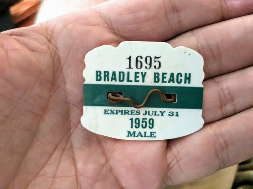 BRADLEY BEACH New Jersey 1959 Beach Badge Shore - 第 1/2 張圖片