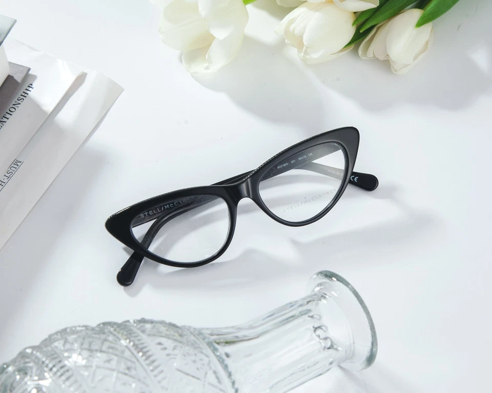 Monturas para gafas Stella McCartney Fabella negras ojo de gato para mujer Foto 4 de 4