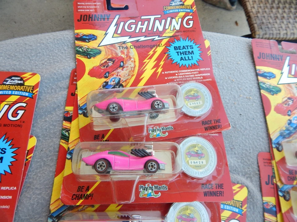 Lote De 16 Coches De Colección Johnny Lightning Rosa GTO Vette XKE NIP 1/64 Estate Find Foto 3 de 4