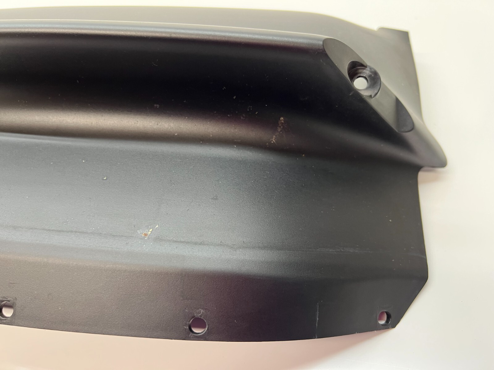 FERRARI 488 SPIDER FRONT BUMPER CENTER CENTRAL ZONE CLOSURE OEM 88161200 