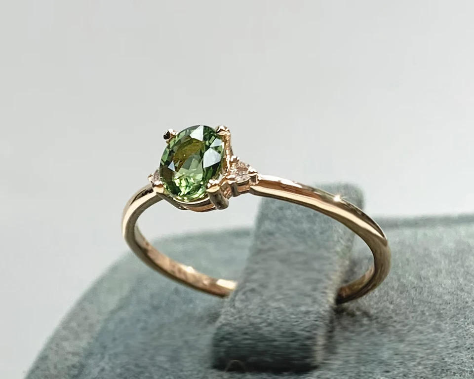 Simulated 0.63CT Peridot & Moissanite Women 3 Stone Ring In 10K Yellow Gold - Image 3 of 4