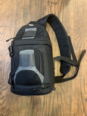 Lowepro Slingshot Camera Bag 100 AW Crossbody Black Backpack Excellent 