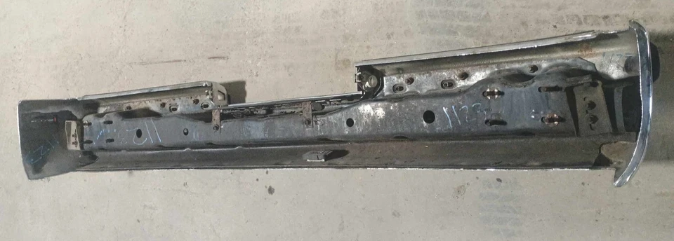 Conjunto de parachoques trasero cromado Cadillac Sevilla 1980-1985 OEM Foto 2 de 4