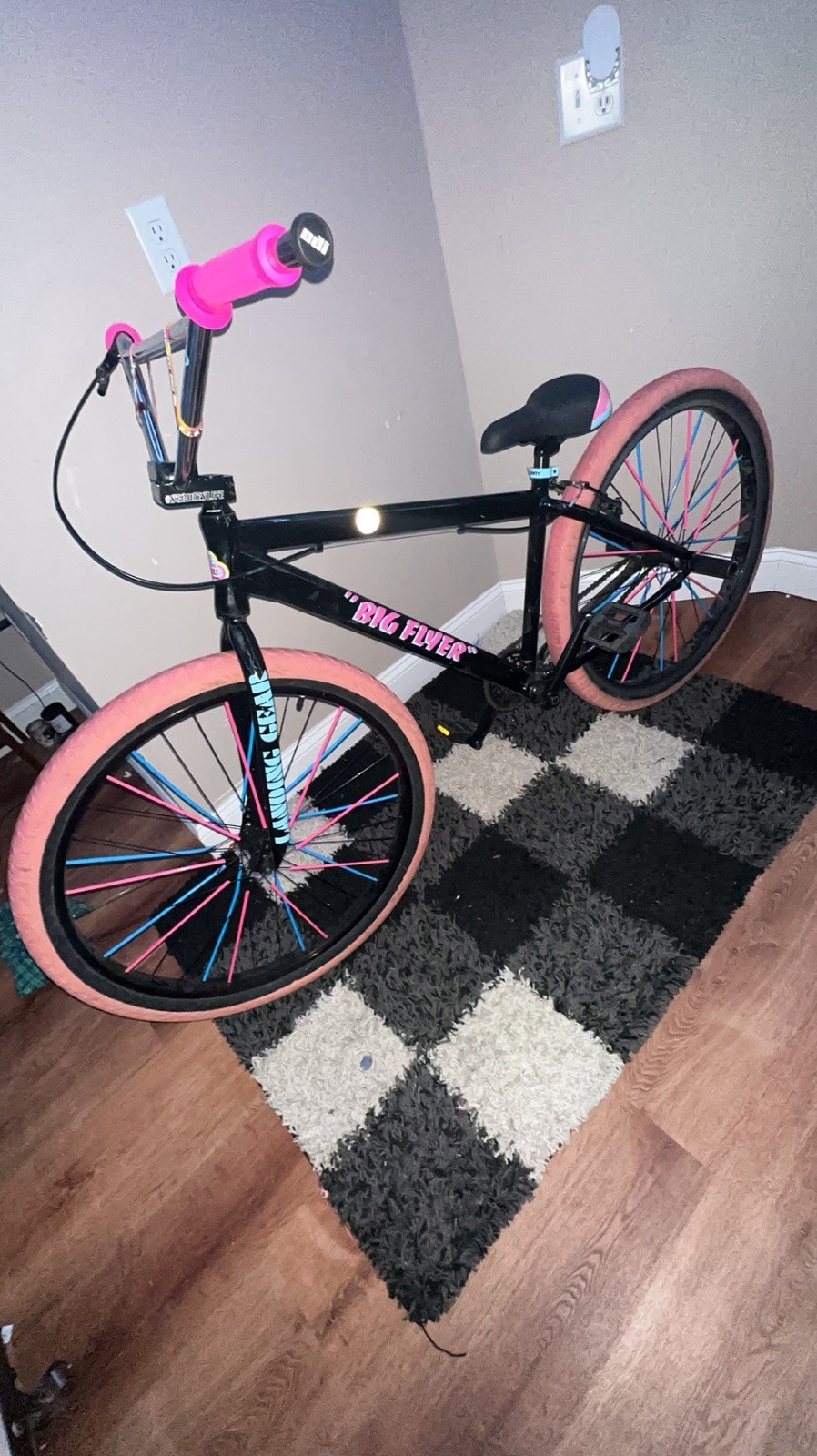 29 inch SE bike &ldquo;big flyer&rdquo;  pink sparkle 