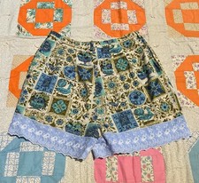 vintage 1960s shorts  blue country folk novelty print with lace trim