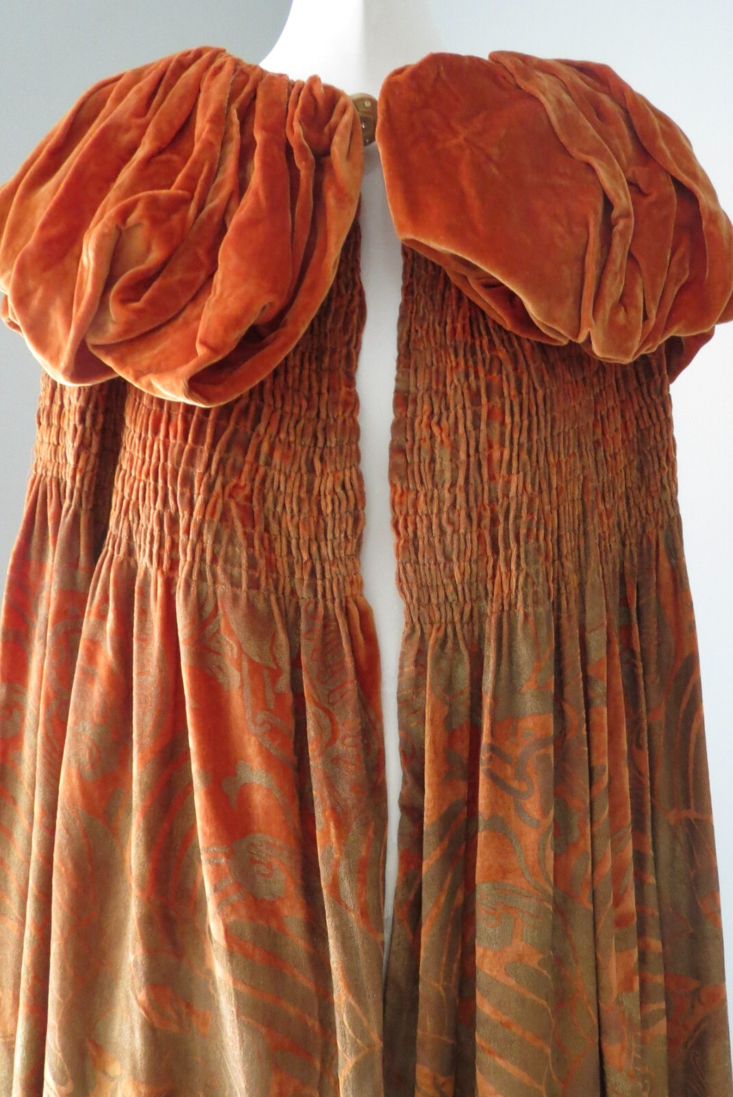 Antique 1920s Cocoon Coat Cape Silk Velvet Gold L… - image 14