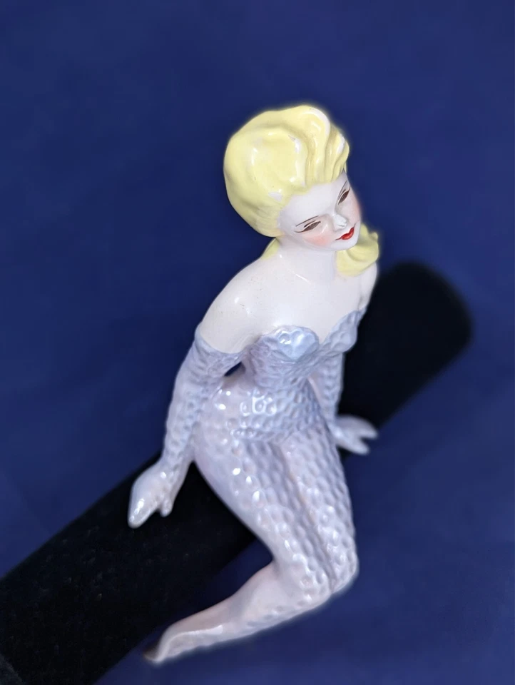 VESTIDO FLORENCE CERÁMICA MERRYMAID RUBIO GRIS SENTADO ASTILLADO EN NARIZ Foto 4 de 4