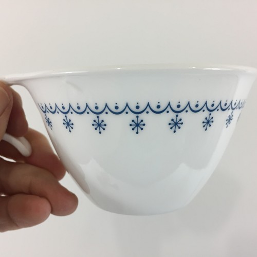 Corelle Coffee Tea Cups CorningWare Blue Snowflake Set of 4 Hook Handle Vintage - Picture 9 of 11