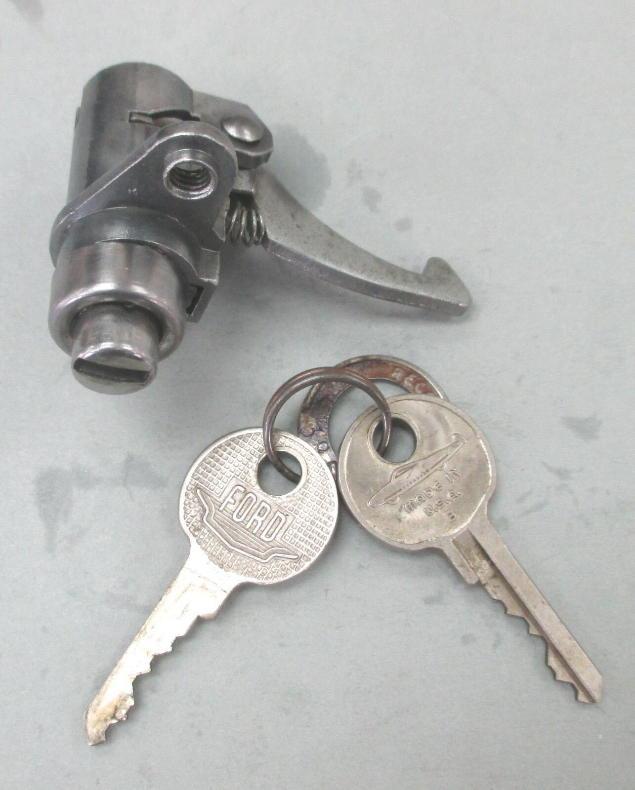 1950 Original NOS FORD Glove Box Cylinder '50 Push Button Lock 41909 2