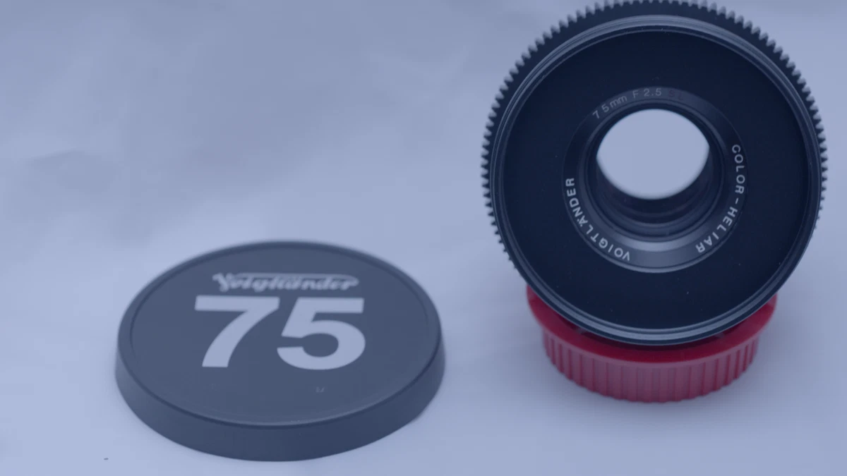 Voigtländer Camera Lenses 75mm Focal f/2.5 Maximum Aperture for