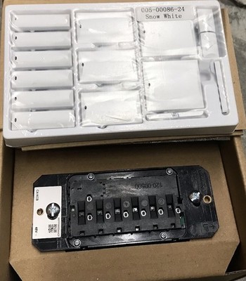 Single Control4 Configurable Keypad Snow White C4-KCB-SW