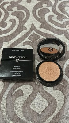 Giorgio Armani Luminous Silk Highlighter Golden Glow Illuminating Pressed Powder