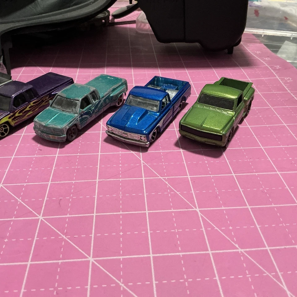 7 Chevy Pickup Truck Die Cast Lot 1:64 Silverado Chevrolet - Image 2 of 4