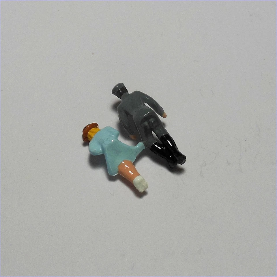 Corgi Toys 9021 1910 Daimler Front Seat Driver & Girl Figures - Image 2 of 4