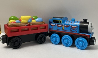 Thomas & Friends Wooden Railway Thomas Express Coming Through + Balloon Car 2012