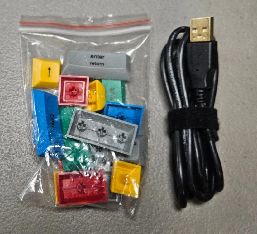 VORTEX VTG-8200 Backlit Mechanical Gaming Keyboard PreOwned Missing Extra Pieces - Image 3 of 4