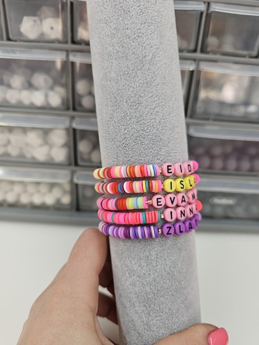 Niña Cumpleaños Fiesta Favores Bolso de regalos Rellenos Cualquier nombre Pulseras 5 piezas - Imagen 5 de 6