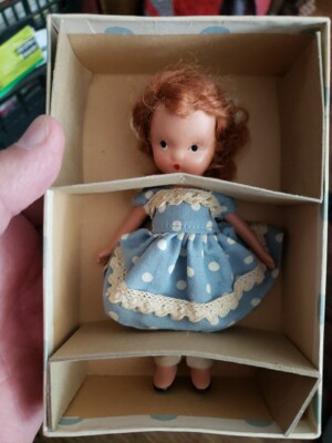 111 Here I Am Nancy Ann Storybook Doll Box