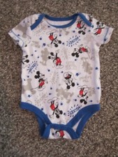 DISNEY MICKEY MOUSE LEGEND ICON BABY 0-3 MONTHS ONE PIECE BODYSUIT NEVER WORN
