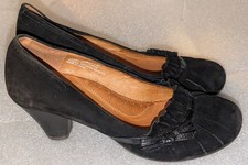NAYA  Cailin Women sz 7M black suede ruffled ...