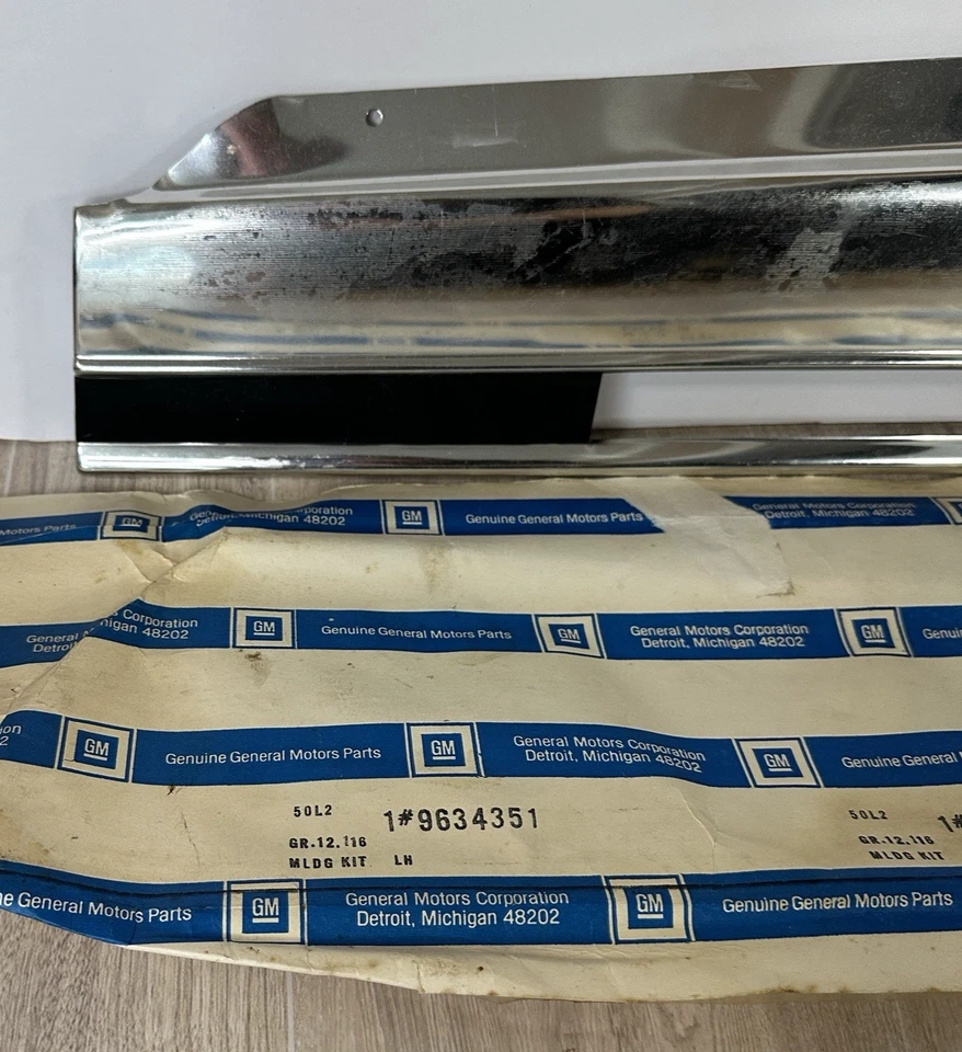 Chevy Monte Carlo LH нижняя задняя четверть отделка молдинг новый из старых запасов 1974-77 9634351 - Изображение 3 из 4