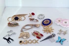 18pc Vtg Costume Jewelry Pins Butterfly Lobster Horse Rose Horn Flower Fun Lot