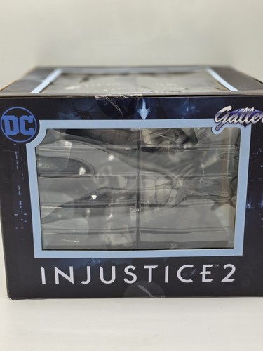 NUEVO-Diamond Select DC Gallery Injustice 2 Batman Estatua Coleccionable GameStop 🦇 - Imagen 7 de 7