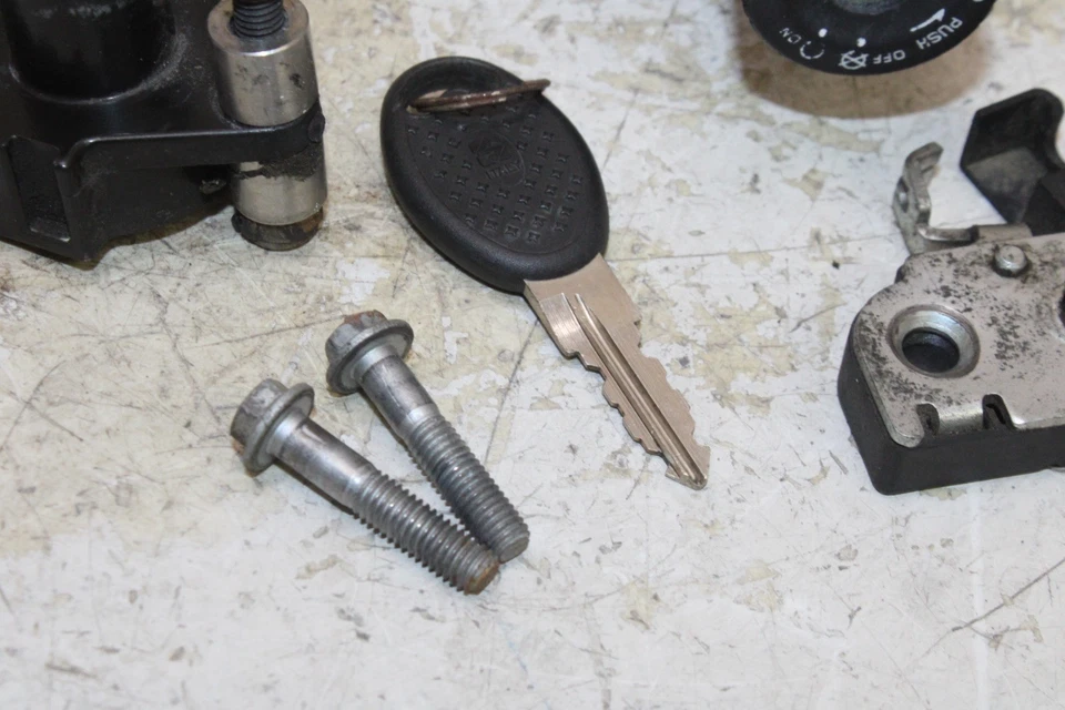 Juego de llaves de encendido Aprilia Dorsoduro 750 2011 OEM con bloqueo de asiento Foto 4 de 4