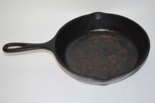 Vintage No 5 Heavy Cast Iron Skillet - 3 pounds 13 ounces - Made in USA