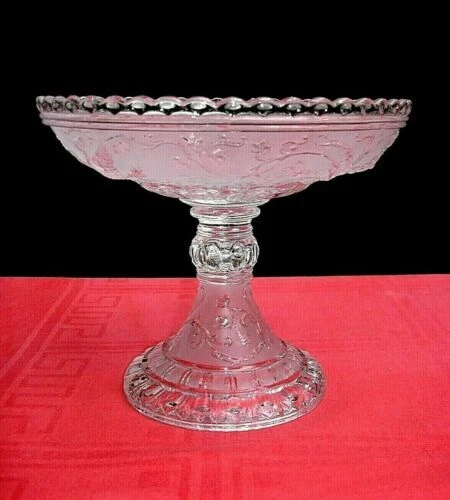 Objets du XIXe siècle et avant plat en cristal