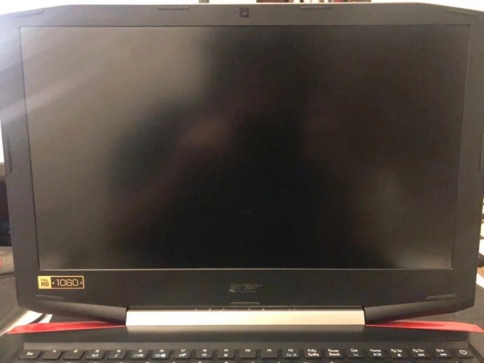 Portátil para juegos Acer Aspire VX 15, 7ª generación Intel Core i7, NVIDIA GeForce GTX 1050 Foto 2 de 4